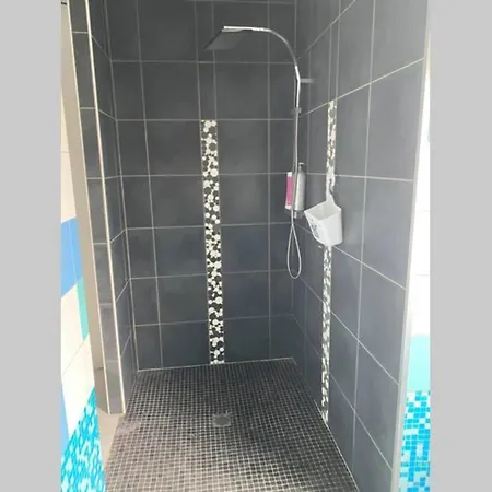 Appartement En Entree De Ville Avec Balneo Pont-l'Abbe Exterior photo